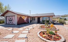 Hot Tub, Games, King Bed, Fire Pit, Bbq Grill, Minutes From National Park And Views