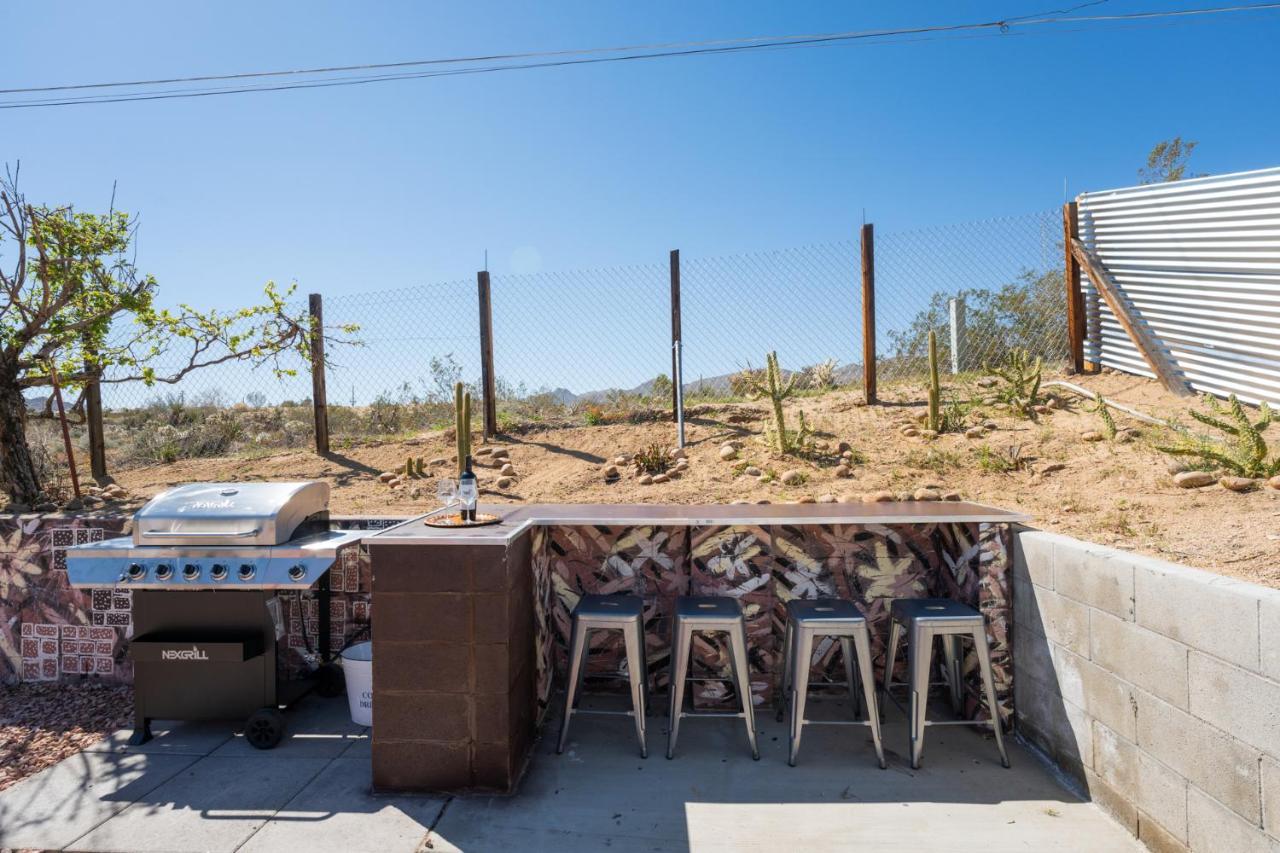 Hot Tub, Games, King Bed, Fire Pit, Bbq Grill, Minutes From National Park And Views Villa Joshua Tree Exterior photo