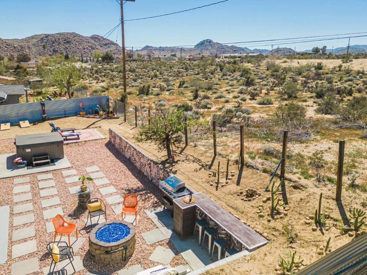 Hot Tub, Games, King Bed, Fire Pit, Bbq Grill, Minutes From National Park And Views Villa Joshua Tree Exterior photo