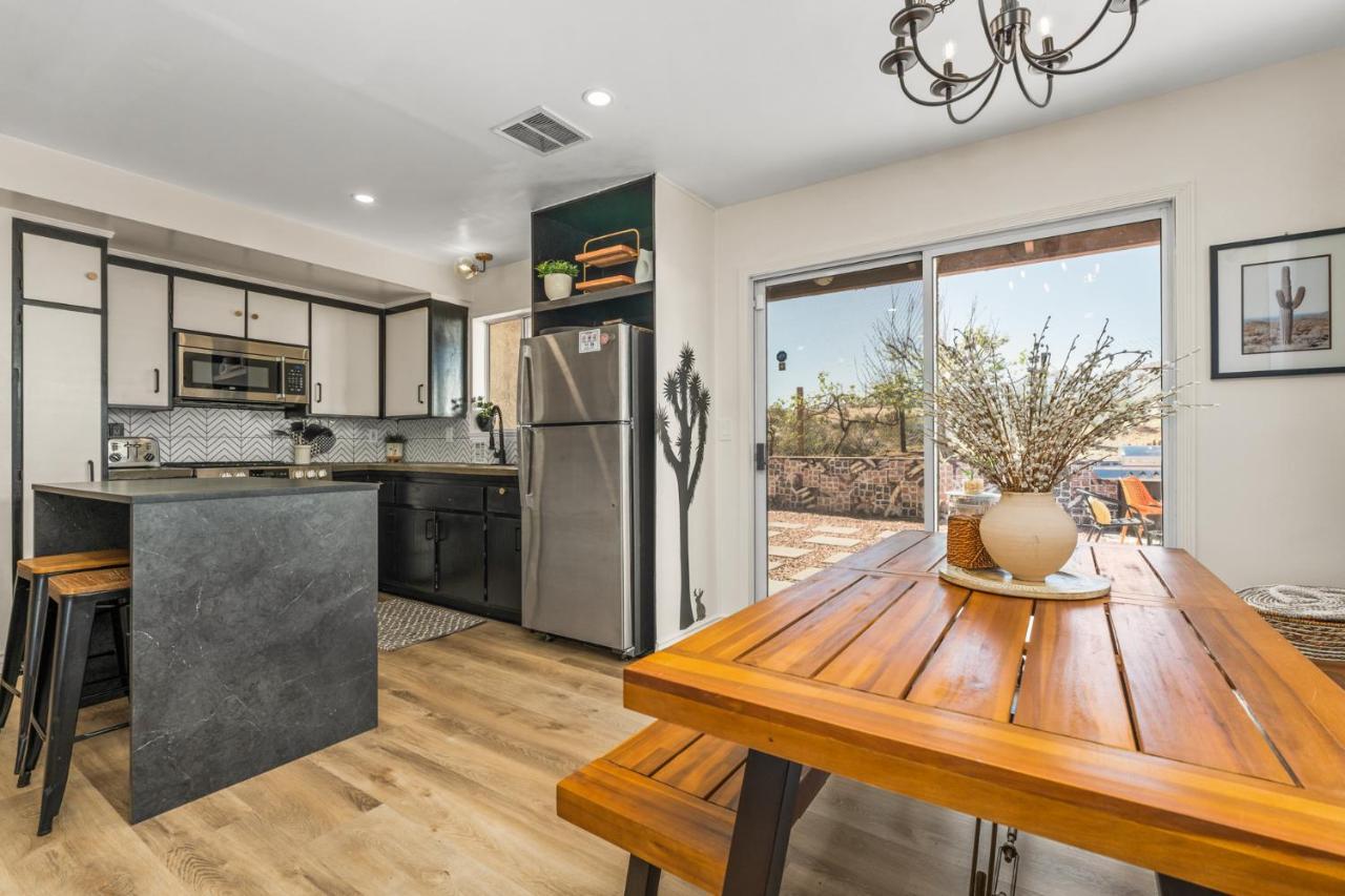 Hot Tub, Games, King Bed, Fire Pit, Bbq Grill, Minutes From National Park And Views Villa Joshua Tree Exterior photo