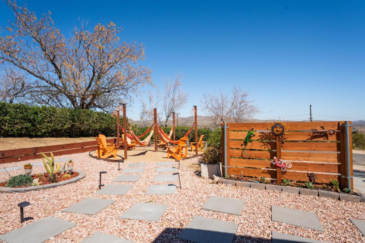 Hot Tub, Games, King Bed, Fire Pit, Bbq Grill, Minutes From National Park And Views Villa Joshua Tree Exterior photo