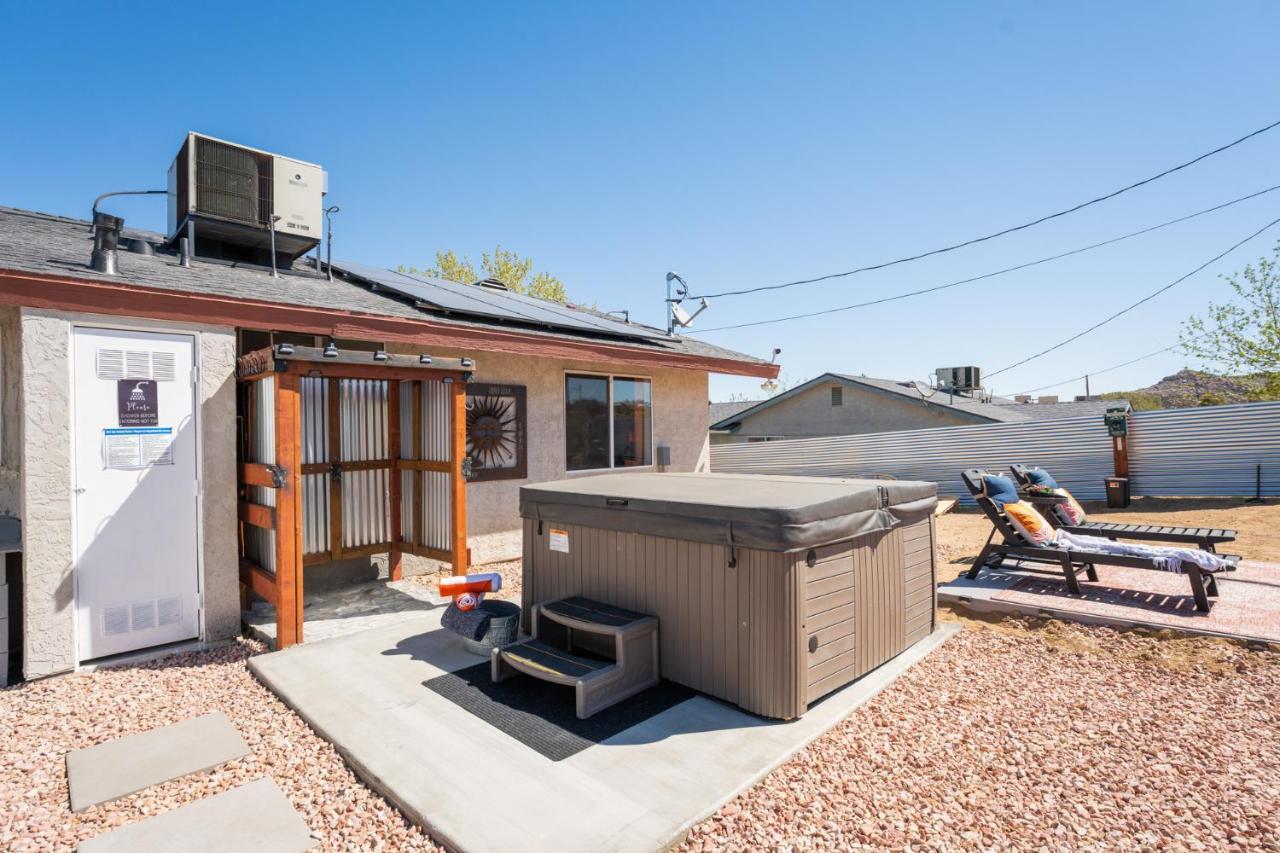 Hot Tub, Games, King Bed, Fire Pit, Bbq Grill, Minutes From National Park And Views Villa Joshua Tree Exterior photo