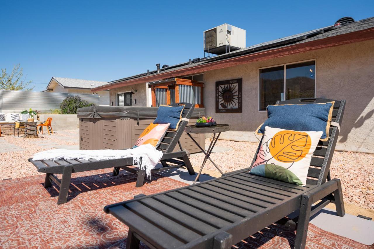 Hot Tub, Games, King Bed, Fire Pit, Bbq Grill, Minutes From National Park And Views Villa Joshua Tree Exterior photo