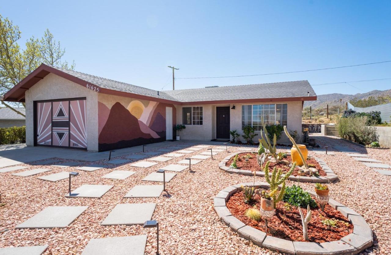 Hot Tub, Games, King Bed, Fire Pit, Bbq Grill, Minutes From National Park And Views Villa Joshua Tree Exterior photo