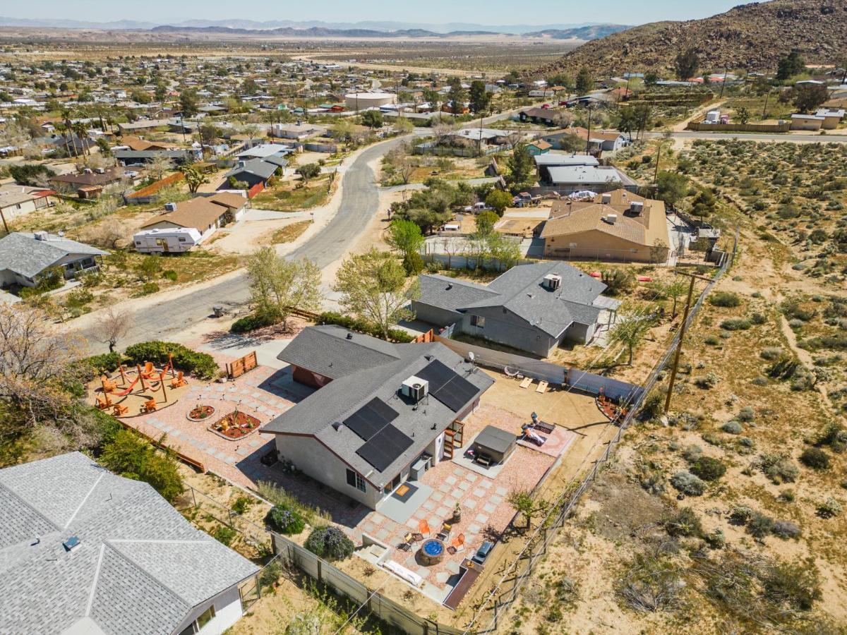 Hot Tub, Games, King Bed, Fire Pit, Bbq Grill, Minutes From National Park And Views Villa Joshua Tree Exterior photo